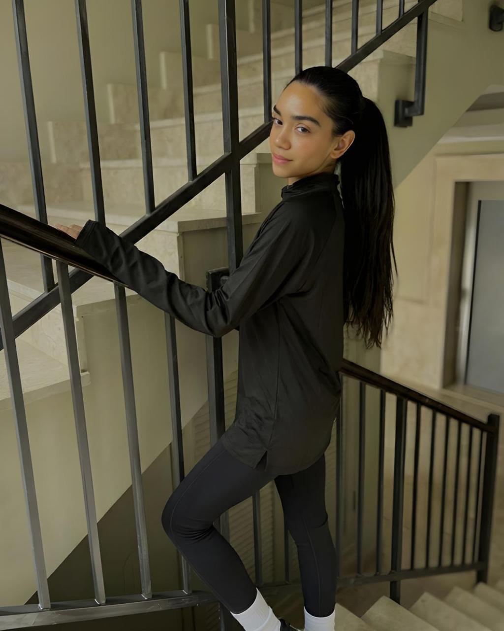 Black Sports Top with Zipper