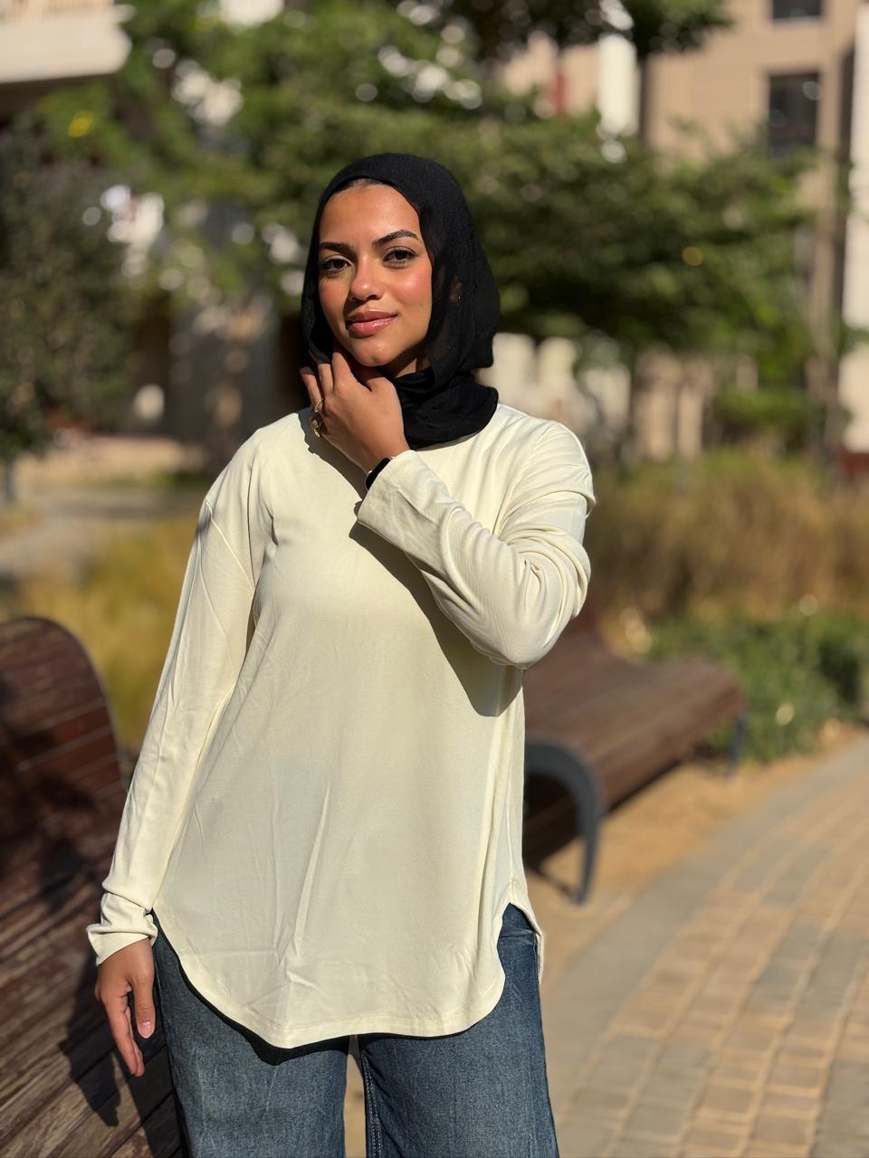 Modal basic top in off white